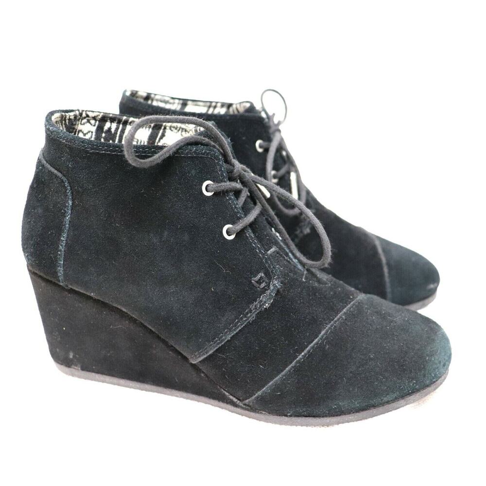 Tom's women's size 10 M black suede booties ankle boots lace up
